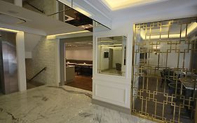 โรงแรมมินา
